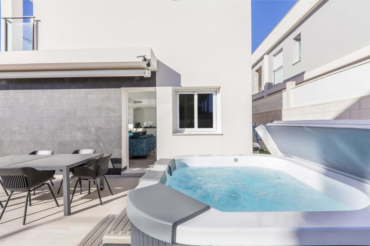 Casa Bos Dolpfin Wellness Luxury Entire Villa Pool & Jacuzzi Gran Alacant Near Beach Puerto Marino Dış mekan fotoğraf