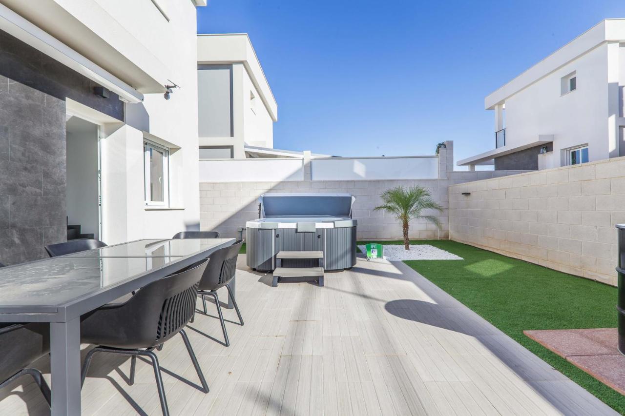 Casa Bos Dolpfin Wellness Luxury Entire Villa Pool & Jacuzzi Gran Alacant Near Beach Puerto Marino Dış mekan fotoğraf